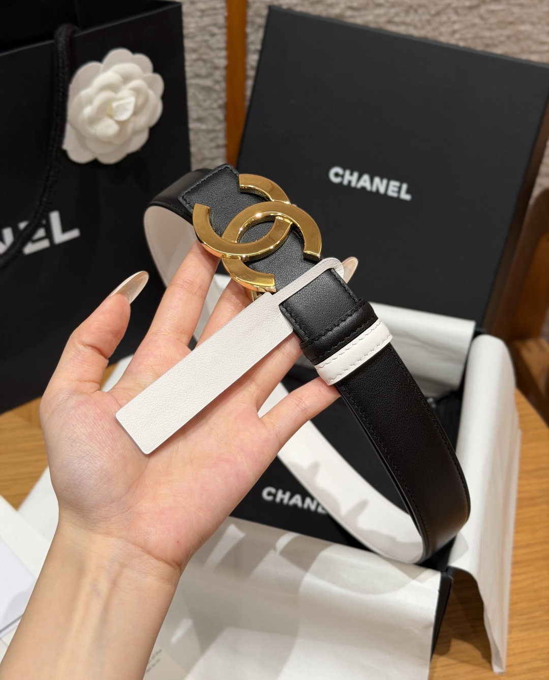 -香家✨ Leather Belt 30mm 皮质腰带 双面小牛皮腰带,经典双C带扣设计。小牛皮与金属。两种配色随心切换 -香家✨ Leather Belt 30mm 皮质腰带 双面小牛皮腰带,经典双C带扣设计。小牛皮与金属。两种配色随心切换
