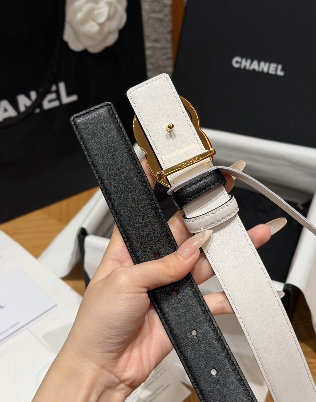-香家✨ Leather Belt 30mm 皮质腰带 双面小牛皮腰带,经典双C带扣设计。小牛皮与金属。两种配色随心切换 -香家✨ Leather Belt 30mm 皮质腰带 双面小牛皮腰带,经典双C带扣设计。小牛皮与金属。两种配色随心切换
