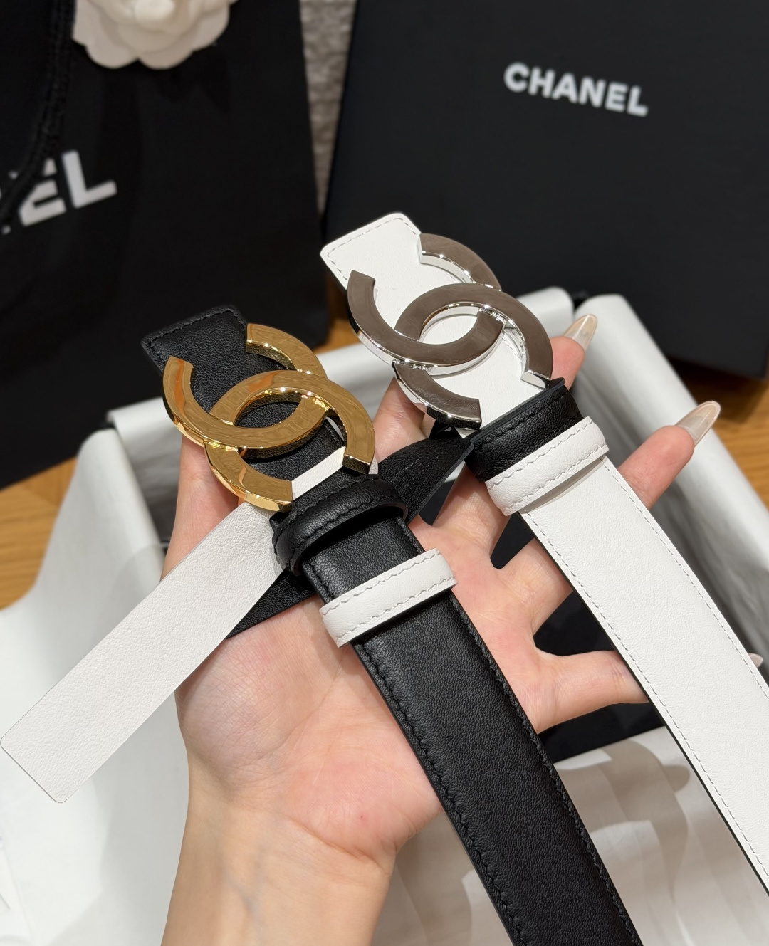 -香家✨ Leather Belt 30mm 皮质腰带 双面小牛皮腰带,经典双C带扣设计。小牛皮与金属。两种配色随心切换 -香家✨ Leather Belt 30mm 皮质腰带 双面小牛皮腰带,经典双C带扣设计。小牛皮与金属。两种配色随心切换