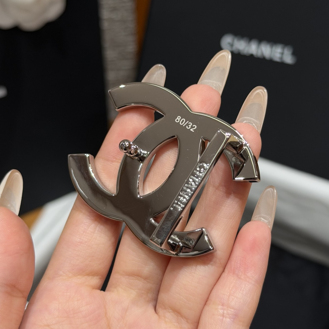 -香家✨ Leather Belt 30mm 皮质腰带 双面小牛皮腰带,经典双C带扣设计。小牛皮与金属。两种配色随心切换 -香家✨ Leather Belt 30mm 皮质腰带 双面小牛皮腰带,经典双C带扣设计。小牛皮与金属。两种配色随心切换