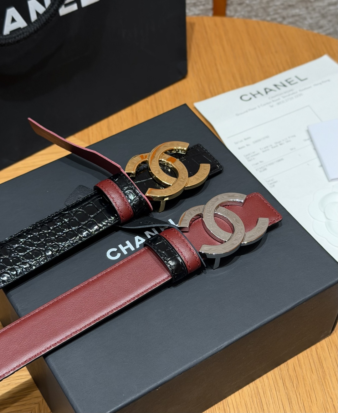 -香家✨ Leather Belt 30mm 皮质腰带 双面小牛皮腰带,经典双C带扣设计。小牛皮与金属。两种配色随心切换 -香家✨ Leather Belt 30mm 皮质腰带 双面小牛皮腰带,经典双C带扣设计。小牛皮与金属。两种配色随心切换