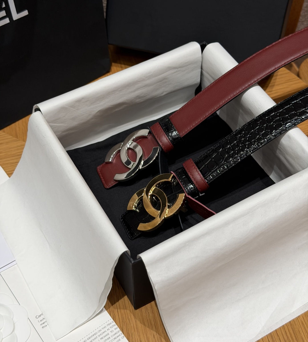 -香家✨ Leather Belt 30mm 皮质腰带 双面小牛皮腰带,经典双C带扣设计。小牛皮与金属。两种配色随心切换 -香家✨ Leather Belt 30mm 皮质腰带 双面小牛皮腰带,经典双C带扣设计。小牛皮与金属。两种配色随心切换