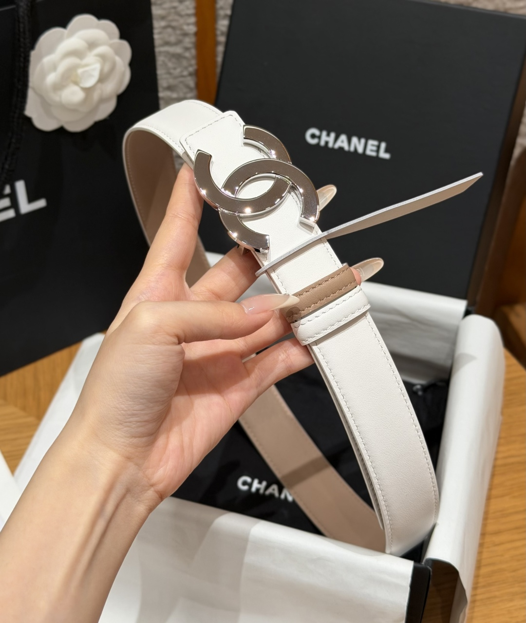 -香家✨ Leather Belt 30mm 皮质腰带 双面小牛皮腰带,经典双C带扣设计。小牛皮与金属。两种配色随心切换 -香家✨ Leather Belt 30mm 皮质腰带 双面小牛皮腰带,经典双C带扣设计。小牛皮与金属。两种配色随心切换