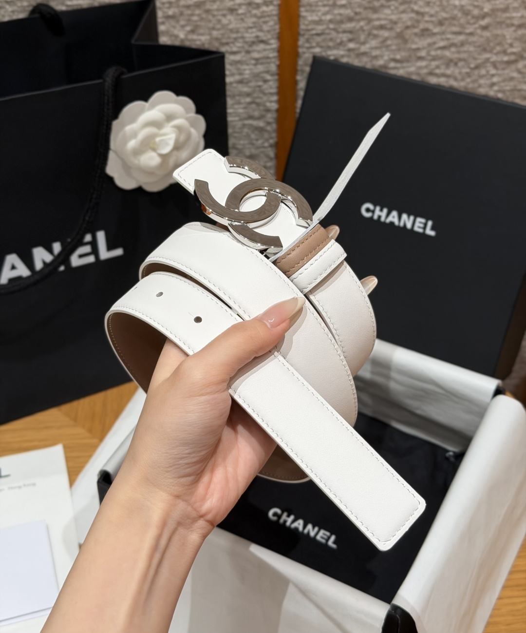 -香家✨ Leather Belt 30mm 皮质腰带 双面小牛皮腰带,经典双C带扣设计。小牛皮与金属。两种配色随心切换 -香家✨ Leather Belt 30mm 皮质腰带 双面小牛皮腰带,经典双C带扣设计。小牛皮与金属。两种配色随心切换