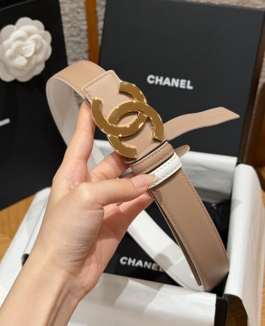 -香家✨ Leather Belt 30mm 皮质腰带 双面小牛皮腰带,经典双C带扣设计。小牛皮与金属。两种配色随心切换 -香家✨ Leather Belt 30mm 皮质腰带 双面小牛皮腰带,经典双C带扣设计。小牛皮与金属。两种配色随心切换