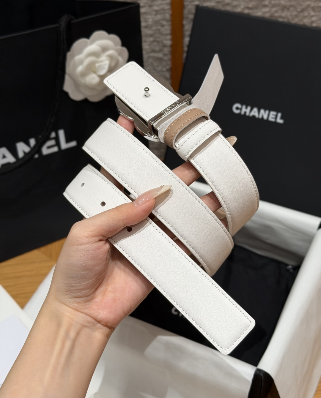 -香家✨ Leather Belt 30mm 皮质腰带 双面小牛皮腰带,经典双C带扣设计。小牛皮与金属。两种配色随心切换 -香家✨ Leather Belt 30mm 皮质腰带 双面小牛皮腰带,经典双C带扣设计。小牛皮与金属。两种配色随心切换