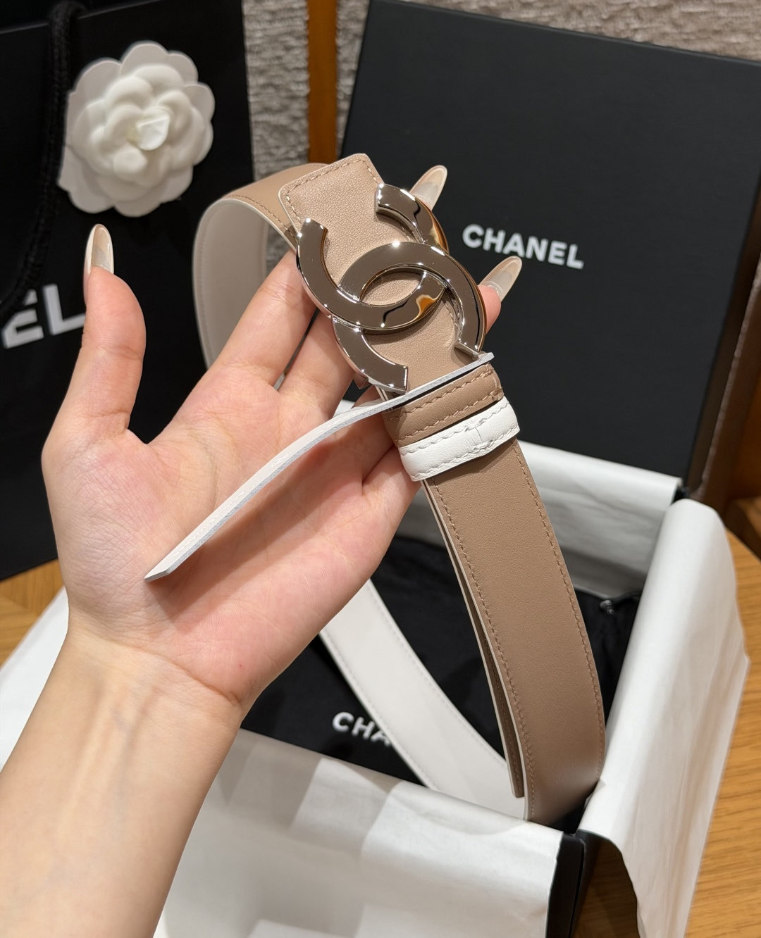 -香家✨ Leather Belt 30mm 皮质腰带 双面小牛皮腰带,经典双C带扣设计。小牛皮与金属。两种配色随心切换 -香家✨ Leather Belt 30mm 皮质腰带 双面小牛皮腰带,经典双C带扣设计。小牛皮与金属。两种配色随心切换