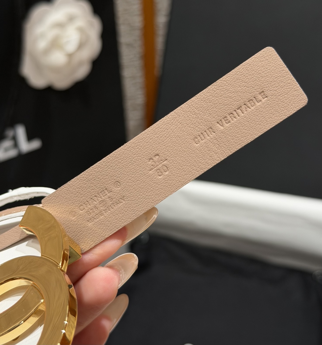 -香家✨ Leather Belt 30mm 皮质腰带 双面小牛皮腰带,经典双C带扣设计。小牛皮与金属。两种配色随心切换 -香家✨ Leather Belt 30mm 皮质腰带 双面小牛皮腰带,经典双C带扣设计。小牛皮与金属。两种配色随心切换