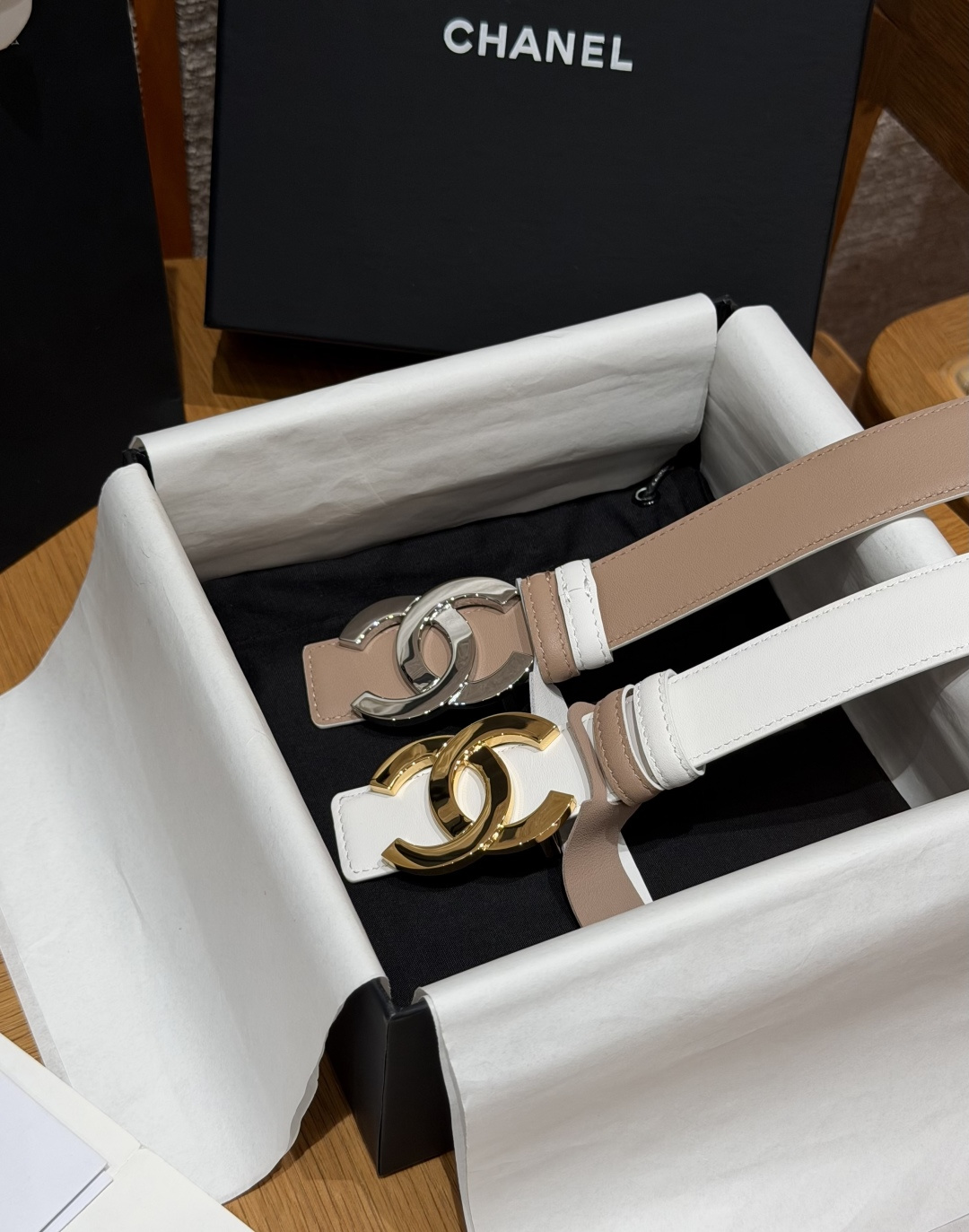 -香家✨ Leather Belt 30mm 皮质腰带 双面小牛皮腰带,经典双C带扣设计。小牛皮与金属。两种配色随心切换 -香家✨ Leather Belt 30mm 皮质腰带 双面小牛皮腰带,经典双C带扣设计。小牛皮与金属。两种配色随心切换