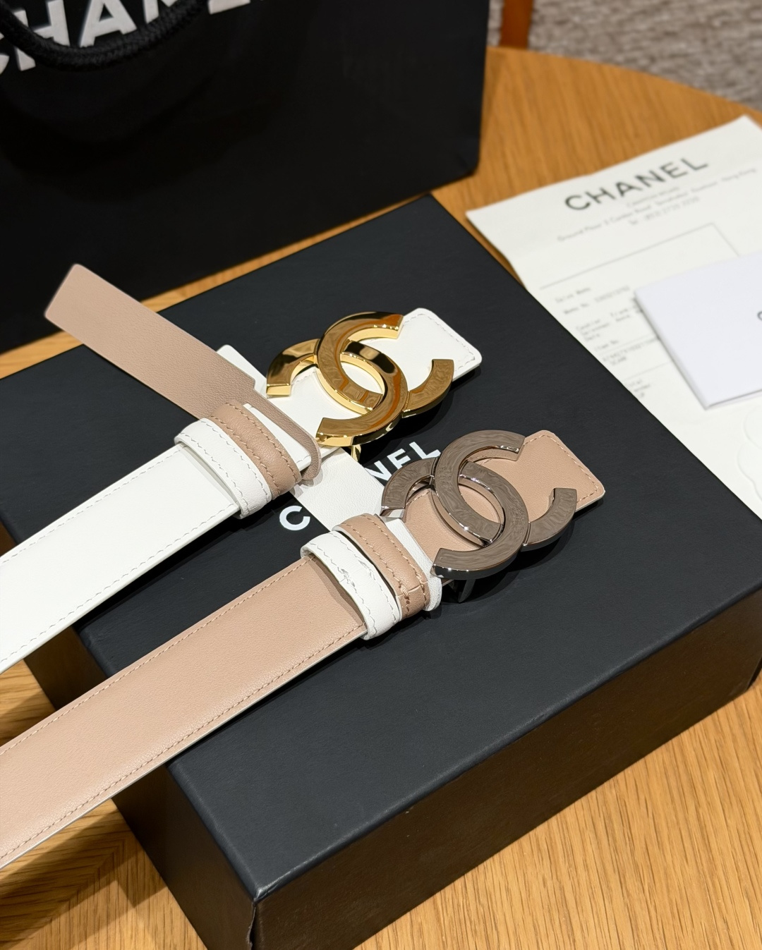 -香家✨ Leather Belt 30mm 皮质腰带 双面小牛皮腰带,经典双C带扣设计。小牛皮与金属。两种配色随心切换 -香家✨ Leather Belt 30mm 皮质腰带 双面小牛皮腰带,经典双C带扣设计。小牛皮与金属。两种配色随心切换