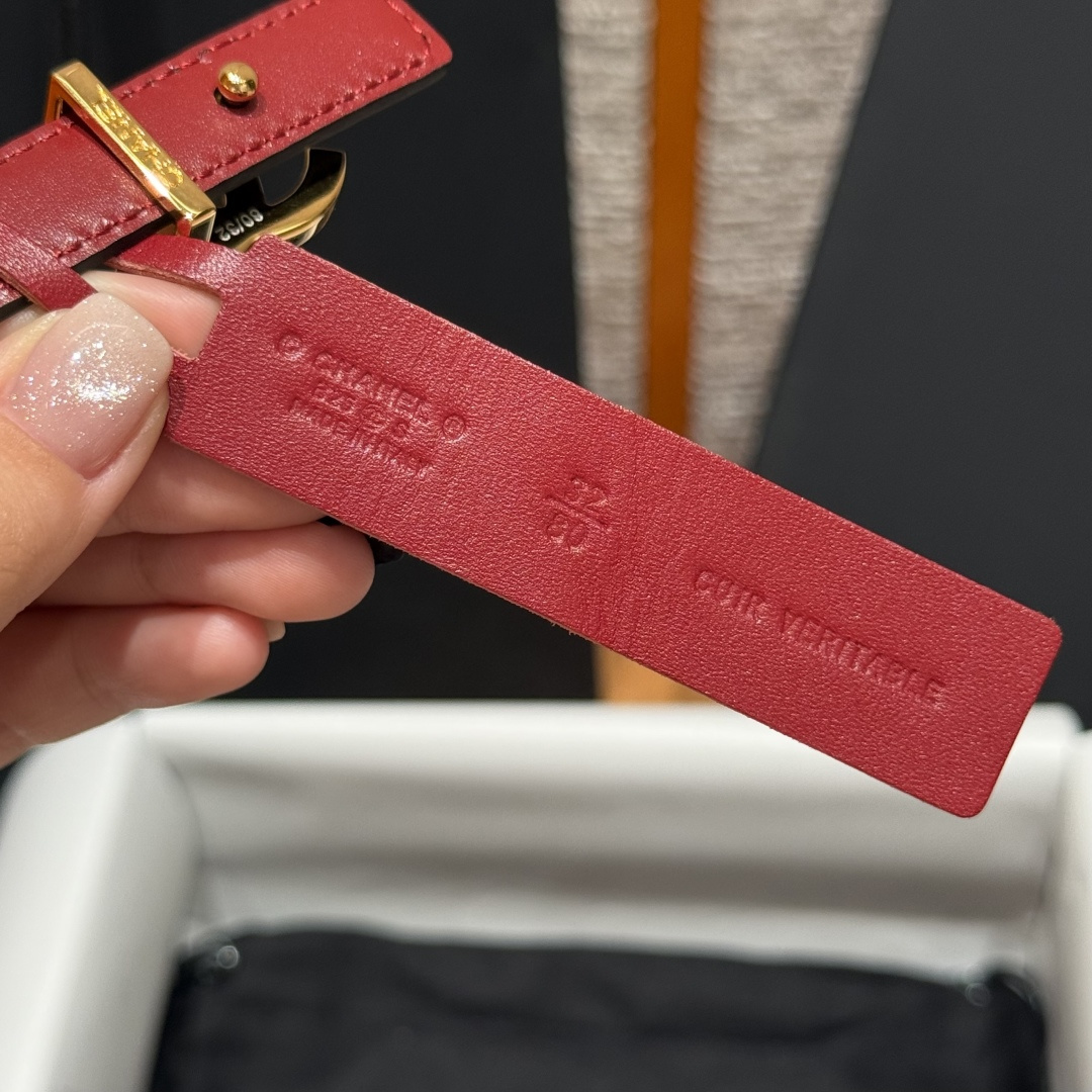 - 香家✨ Leather Belt 15mm 皮质腰带 双面小牛皮腰带,经典双C带扣设计。小牛皮与金属。15毫米超细皮 - 香家✨ Leather Belt 15mm 皮质腰带 双面小牛皮腰带,经典双C带扣设计。小牛皮与金属。15毫米超细皮