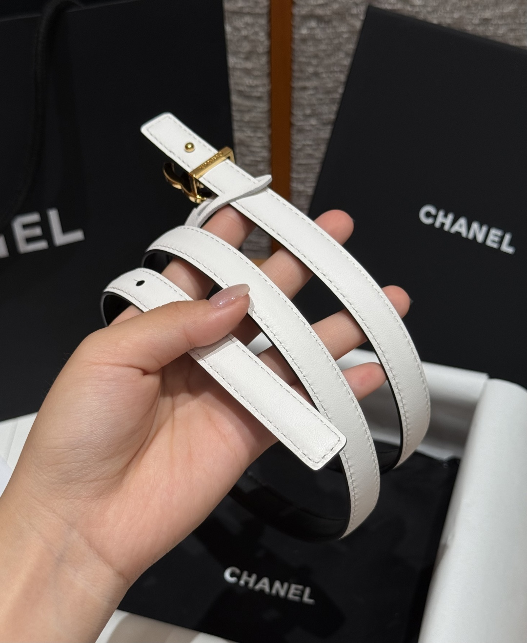 - 香家✨ Leather Belt 15mm 皮质腰带 双面小牛皮腰带,经典双C带扣设计。小牛皮与金属。15毫米超细皮 - 香家✨ Leather Belt 15mm 皮质腰带 双面小牛皮腰带,经典双C带扣设计。小牛皮与金属。15毫米超细皮