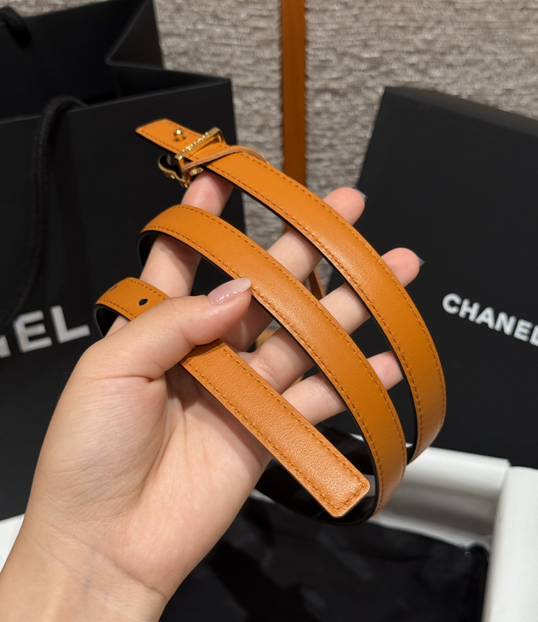 - 香家✨ Leather Belt 15mm 皮质腰带 双面小牛皮腰带,经典双C带扣设计。小牛皮与金属。15毫米超细皮 - 香家✨ Leather Belt 15mm 皮质腰带 双面小牛皮腰带,经典双C带扣设计。小牛皮与金属。15毫米超细皮