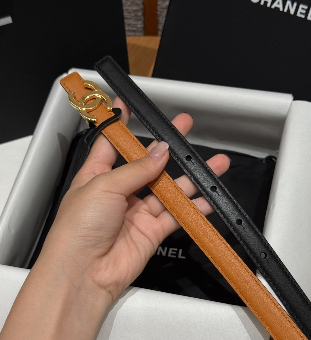 - 香家✨ Leather Belt 15mm 皮质腰带 双面小牛皮腰带,经典双C带扣设计。小牛皮与金属。15毫米超细皮 - 香家✨ Leather Belt 15mm 皮质腰带 双面小牛皮腰带,经典双C带扣设计。小牛皮与金属。15毫米超细皮