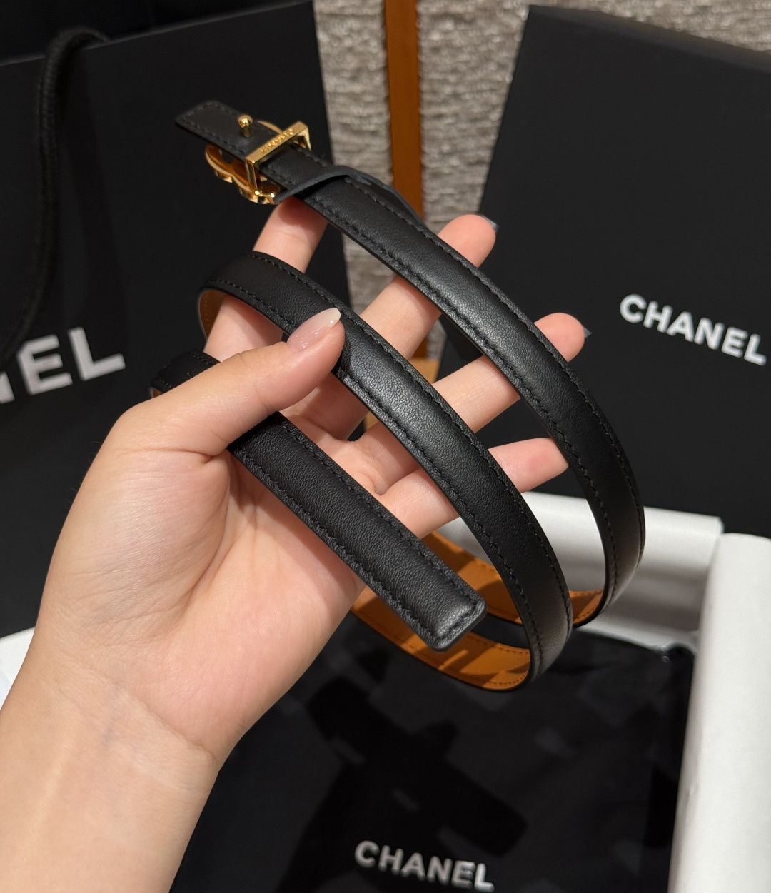 - 香家✨ Leather Belt 15mm 皮质腰带 双面小牛皮腰带,经典双C带扣设计。小牛皮与金属。15毫米超细皮 - 香家✨ Leather Belt 15mm 皮质腰带 双面小牛皮腰带,经典双C带扣设计。小牛皮与金属。15毫米超细皮