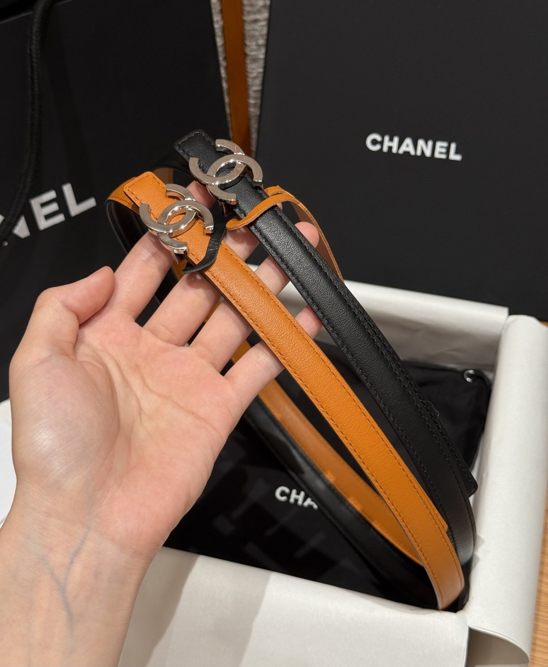 -香家✨ Leather Belt 15mm 皮质腰带 双面小牛皮腰带,经典双C带扣设计。小牛皮与金属。15毫米超细皮带 -香家✨ Leather Belt 15mm 皮质腰带 双面小牛皮腰带,经典双C带扣设计。小牛皮与金属。15毫米超细皮带