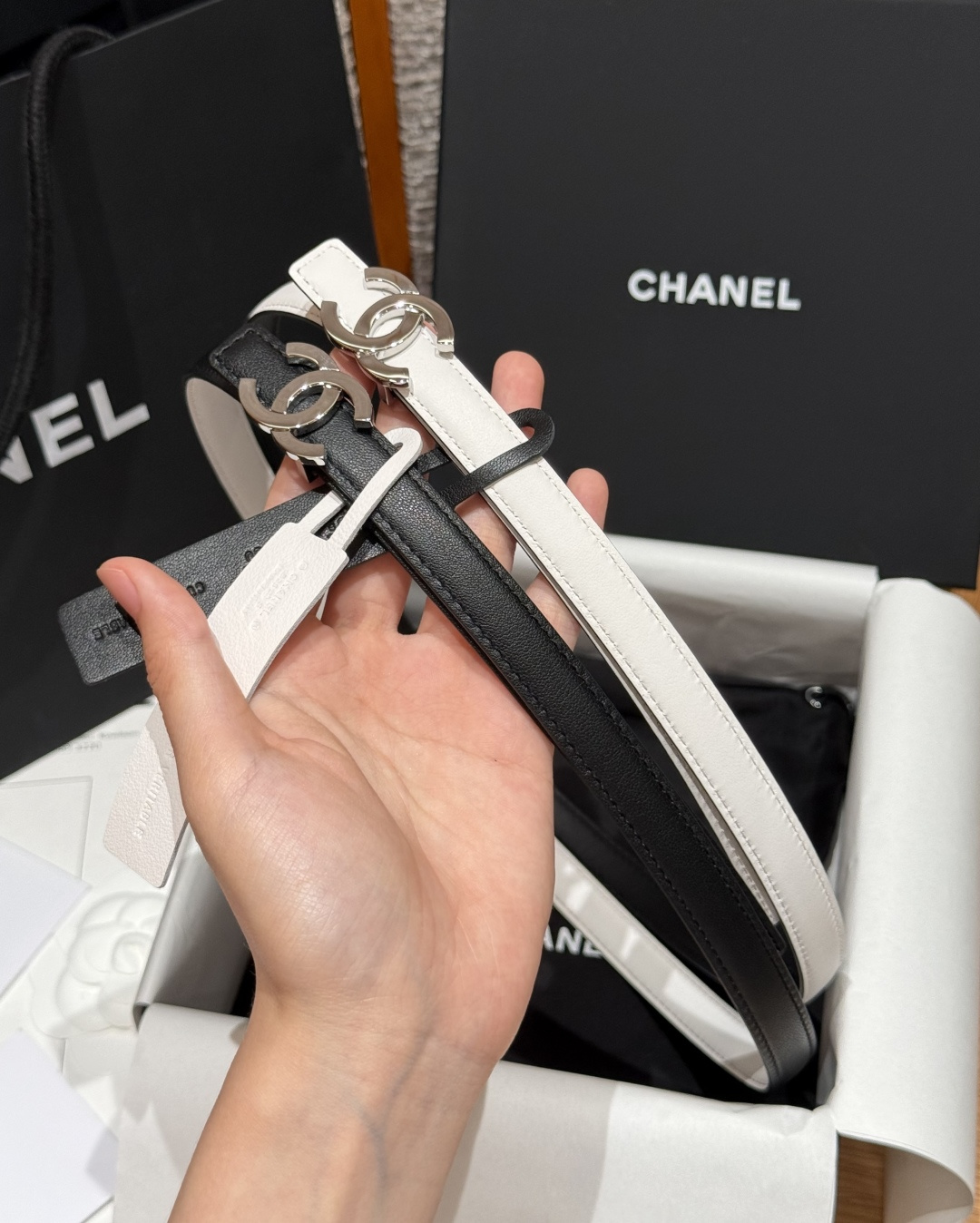 -香家✨ Leather Belt 15mm 皮质腰带 双面小牛皮腰带,经典双C带扣设计。小牛皮与金属。15毫米超细皮带 -香家✨ Leather Belt 15mm 皮质腰带 双面小牛皮腰带,经典双C带扣设计。小牛皮与金属。15毫米超细皮带