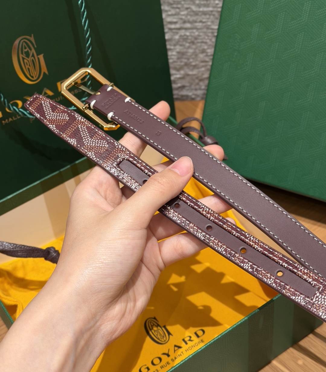 戈雅✨ FRÉGATE Belt 20mm 皮带 FRÉGATE 宽皮带非常适合职业风格搭配,还精心地点缀了多个匠心巧思 戈雅✨ FRÉGATE Belt 20mm 皮带 FRÉGATE 宽皮带非常适合职业风格搭配,还精心地点缀了多个匠心巧思