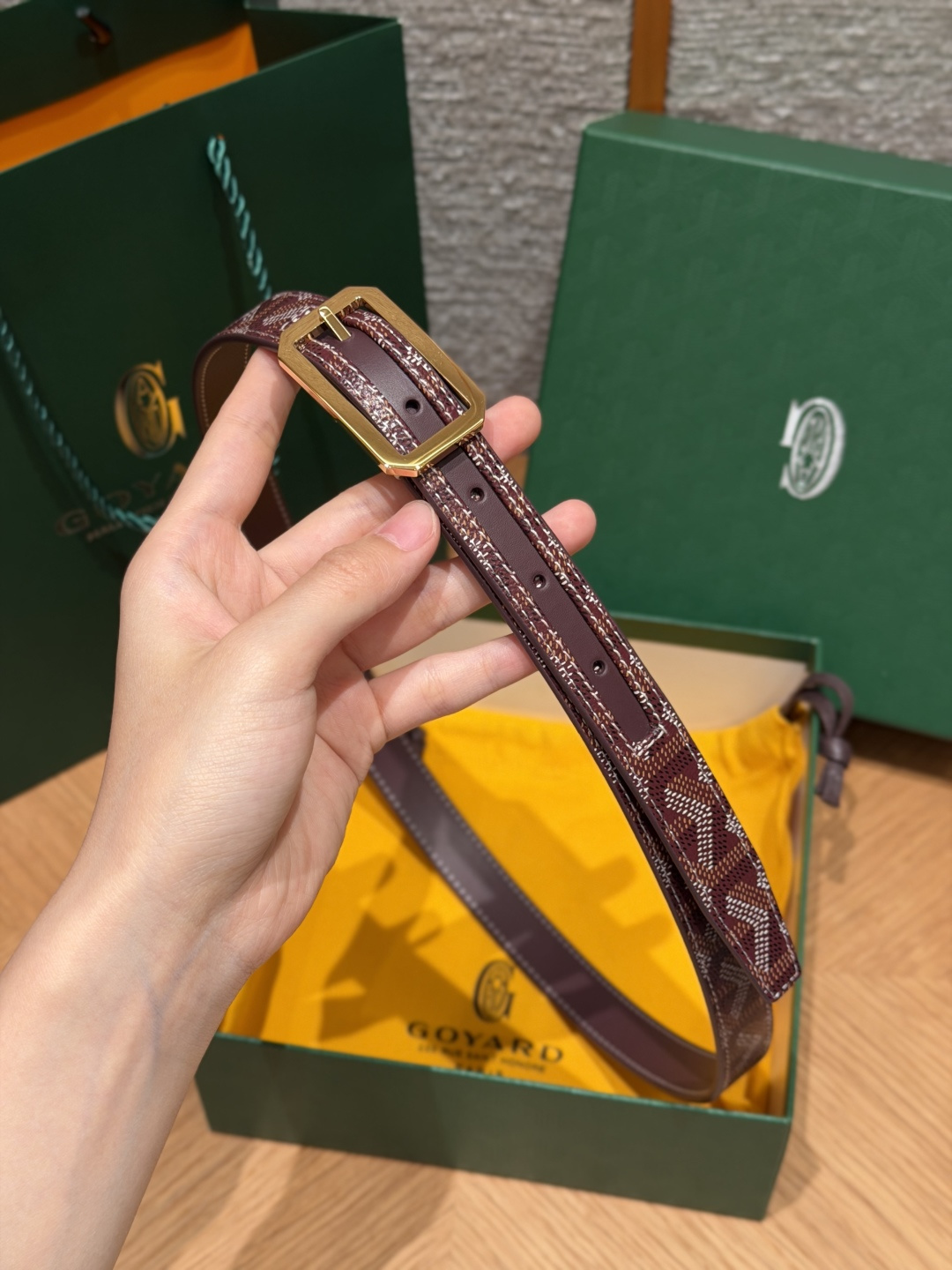 戈雅✨ FRÉGATE Belt 20mm 皮带 FRÉGATE 宽皮带非常适合职业风格搭配,还精心地点缀了多个匠心巧思 戈雅✨ FRÉGATE Belt 20mm 皮带 FRÉGATE 宽皮带非常适合职业风格搭配,还精心地点缀了多个匠心巧思