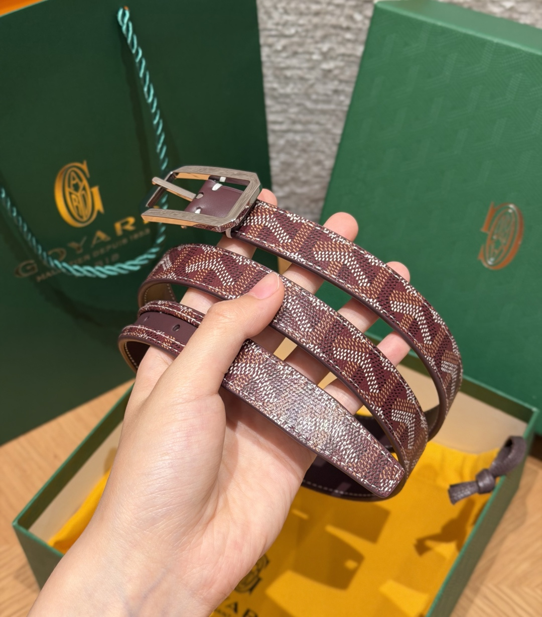 戈雅✨ FRÉGATE Belt 20mm 皮带 FRÉGATE 宽皮带非常适合职业风格搭配,还精心地点缀了多个匠心巧思 戈雅✨ FRÉGATE Belt 20mm 皮带 FRÉGATE 宽皮带非常适合职业风格搭配,还精心地点缀了多个匠心巧思