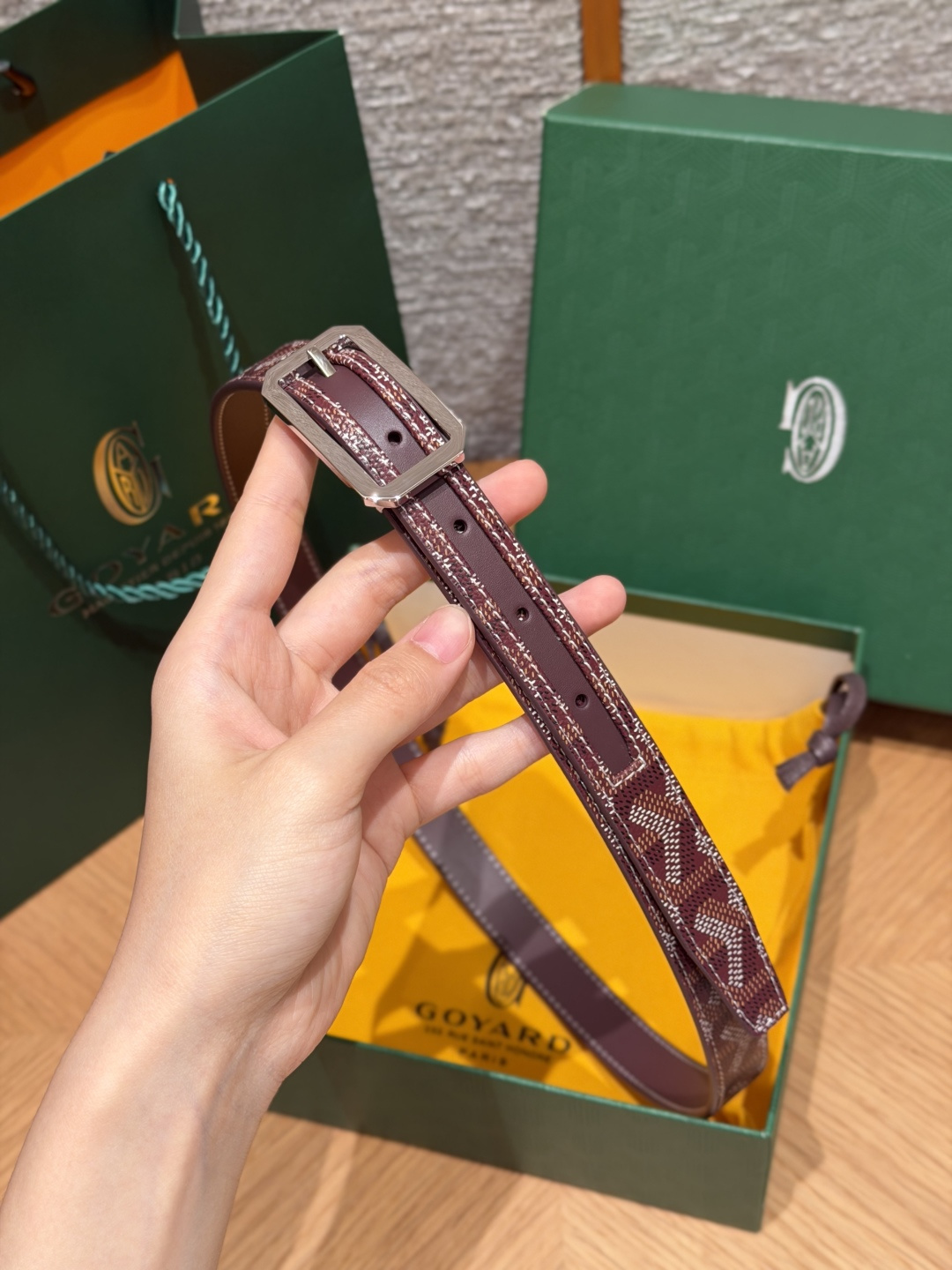 戈雅✨ FRÉGATE Belt 20mm 皮带 FRÉGATE 宽皮带非常适合职业风格搭配,还精心地点缀了多个匠心巧思 戈雅✨ FRÉGATE Belt 20mm 皮带 FRÉGATE 宽皮带非常适合职业风格搭配,还精心地点缀了多个匠心巧思