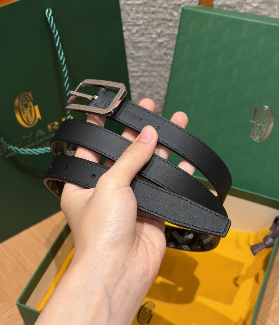 戈雅✨ FRÉGATE Belt 20mm 皮带 FRÉGATE 宽皮带非常适合职业风格搭配,还精心地点缀了多个匠心巧思 戈雅✨ FRÉGATE Belt 20mm 皮带 FRÉGATE 宽皮带非常适合职业风格搭配,还精心地点缀了多个匠心巧思