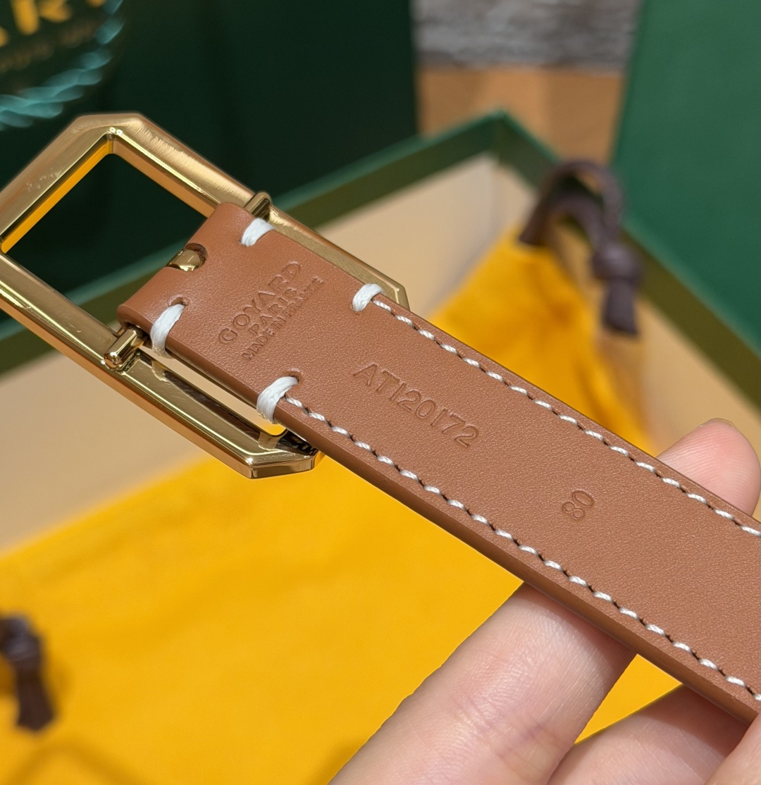 戈雅✨ FRÉGATE Belt 20mm 皮带 FRÉGATE 宽皮带非常适合职业风格搭配，还精心地点缀了多个匠心巧思