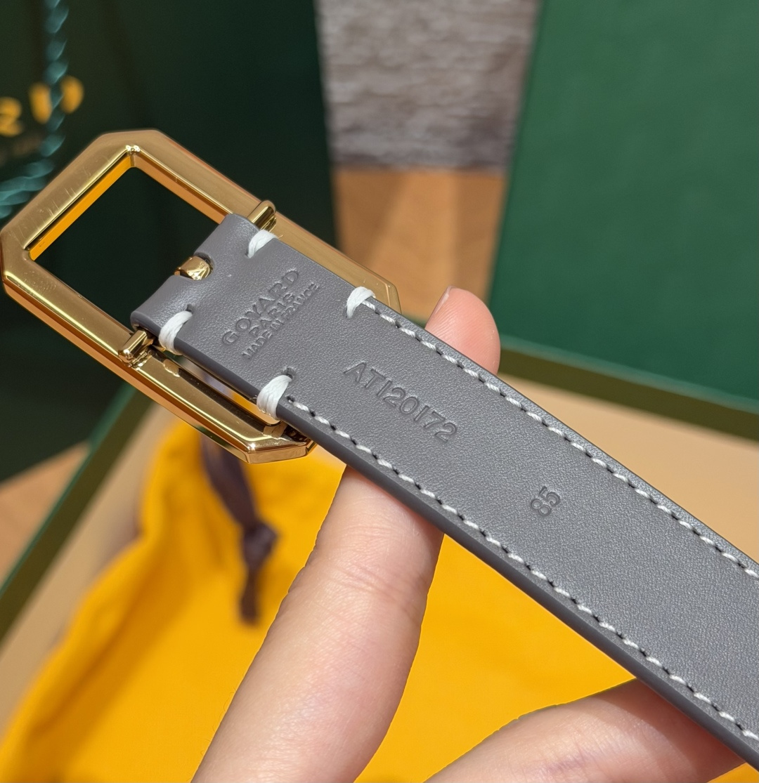 戈雅✨ FRÉGATE Belt 20mm 皮带 FRÉGATE 宽皮带非常适合职业风格搭配，还精心地点缀了多个匠心巧思