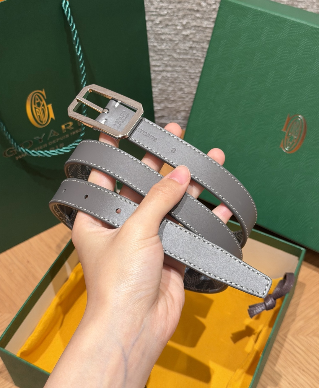 戈雅✨ FRÉGATE Belt 20mm 皮带 FRÉGATE 宽皮带非常适合职业风格搭配,还精心地点缀了多个匠心巧思 戈雅✨ FRÉGATE Belt 20mm 皮带 FRÉGATE 宽皮带非常适合职业风格搭配,还精心地点缀了多个匠心巧思