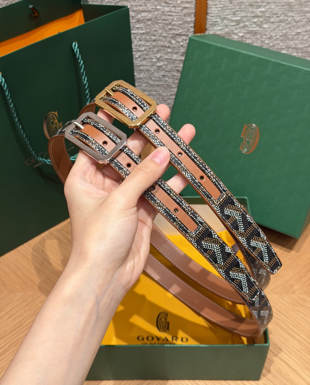 戈雅✨ FRÉGATE Belt 20mm 皮带 FRÉGATE 宽皮带非常适合职业风格搭配,还精心地点缀了多个匠心巧思 戈雅✨ FRÉGATE Belt 20mm 皮带 FRÉGATE 宽皮带非常适合职业风格搭配,还精心地点缀了多个匠心巧思