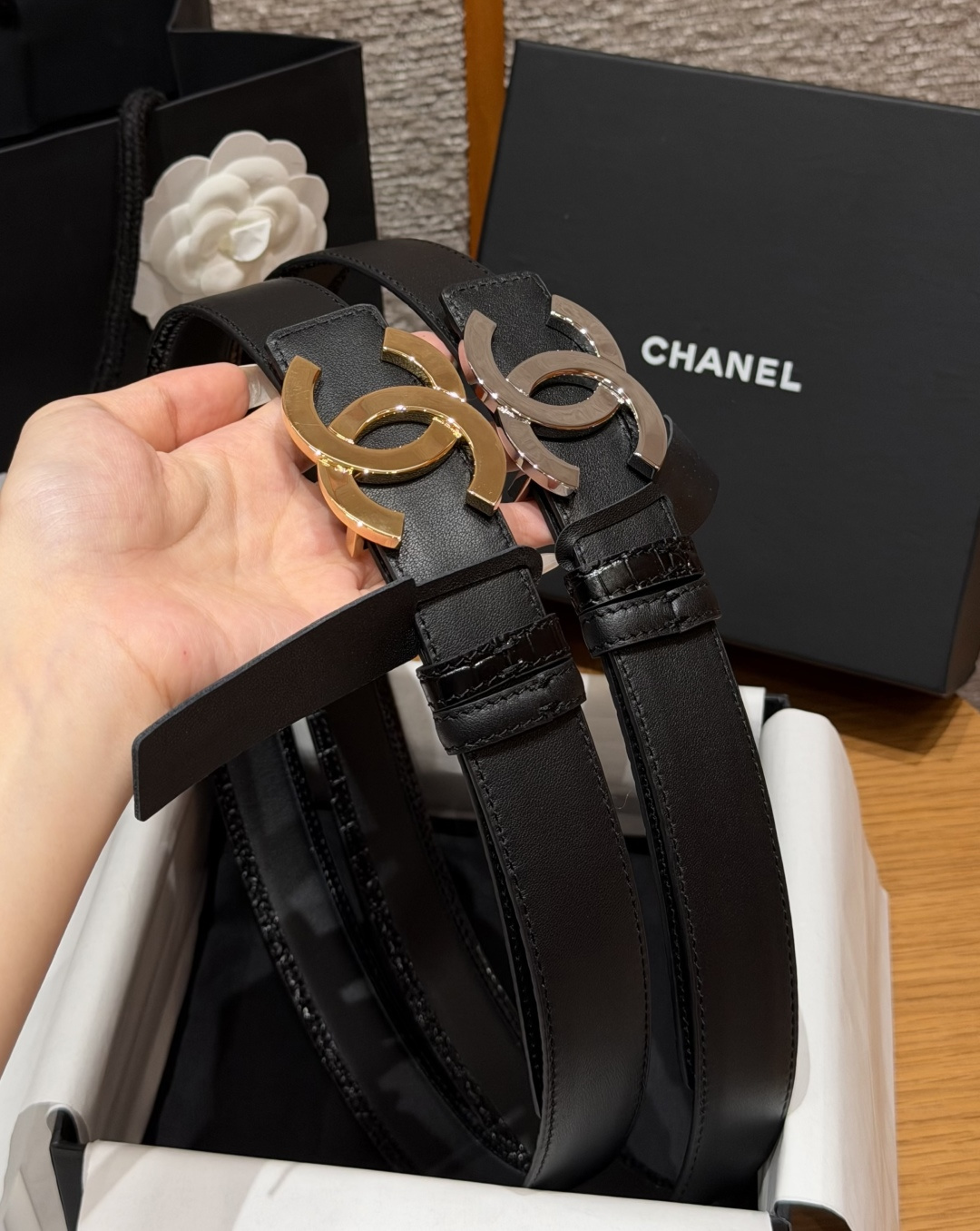 -香家✨ Leather Belt 30mm 皮质腰带 双面小牛皮腰带,经典双C带扣设计。小牛皮与金属。两种配色随心切换 -香家✨ Leather Belt 30mm 皮质腰带 双面小牛皮腰带,经典双C带扣设计。小牛皮与金属。两种配色随心切换