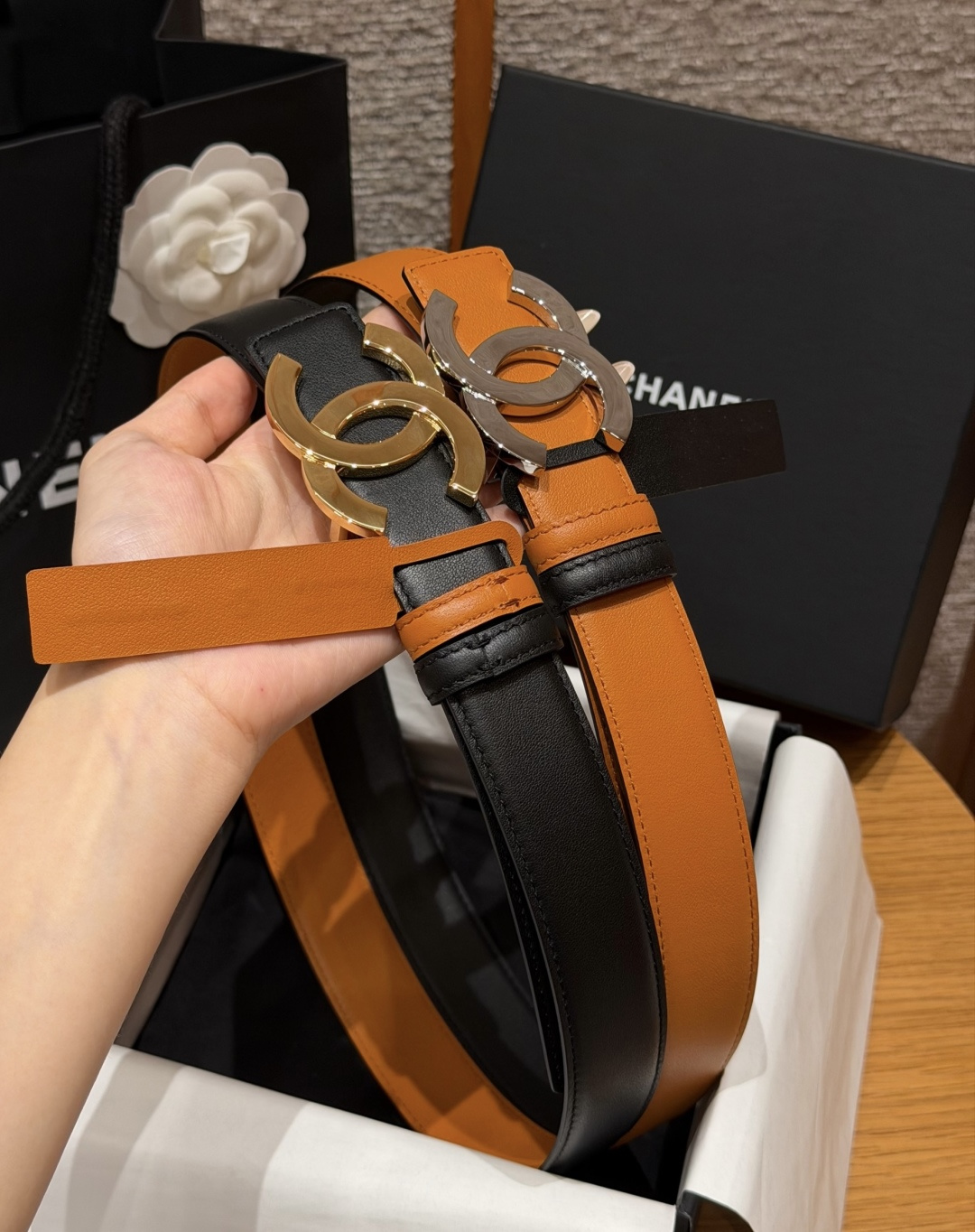 -香家✨ Leather Belt 30mm 皮质腰带 双面小牛皮腰带,经典双C带扣设计。小牛皮与金属。两种配色随心切换 -香家✨ Leather Belt 30mm 皮质腰带 双面小牛皮腰带,经典双C带扣设计。小牛皮与金属。两种配色随心切换
