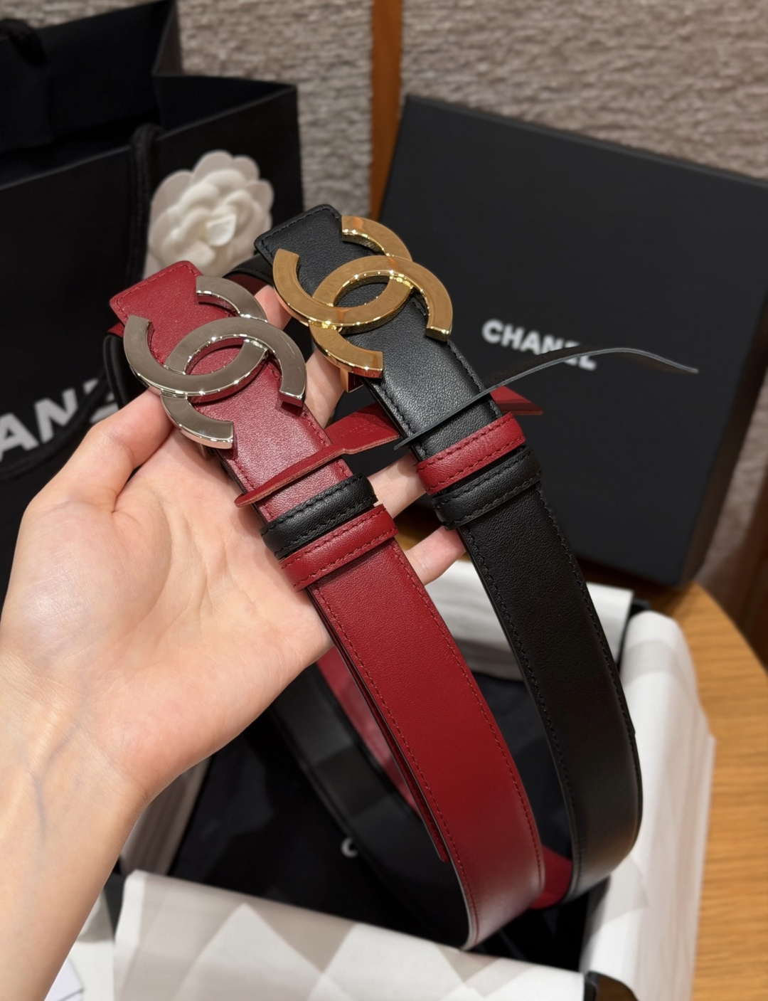 -香家✨ Leather Belt 30mm 皮质腰带 双面小牛皮腰带,经典双C带扣设计。小牛皮与金属。两种配色随心切换 -香家✨ Leather Belt 30mm 皮质腰带 双面小牛皮腰带,经典双C带扣设计。小牛皮与金属。两种配色随心切换