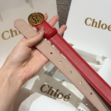克洛伊✨ HORSE MEDAL Belt 25mm腰带 这款皮革腰带采用小牛皮制成。所用皮革经过精挑细选。经典圆形金属 克洛伊✨ HORSE MEDAL Belt 25mm腰带 这款皮革腰带采用小牛皮制成。所用皮革经过精挑细选。经典圆形金属