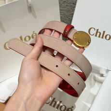 克洛伊✨ HORSE MEDAL Belt 25mm腰带 这款皮革腰带采用小牛皮制成。所用皮革经过精挑细选。经典圆形金属 克洛伊✨ HORSE MEDAL Belt 25mm腰带 这款皮革腰带采用小牛皮制成。所用皮革经过精挑细选。经典圆形金属