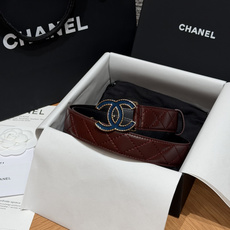 香家✨ Leather Belt 30mm皮质腰带 进口胎羊皮与金属。热门菱格绗缝小牛皮,标志性双C扣,裙装裤装都适配。 香家✨ Leather Belt 30mm皮质腰带 进口胎羊皮与金属。热门菱格绗缝小牛皮,标志性双C扣,裙装裤装都适配。