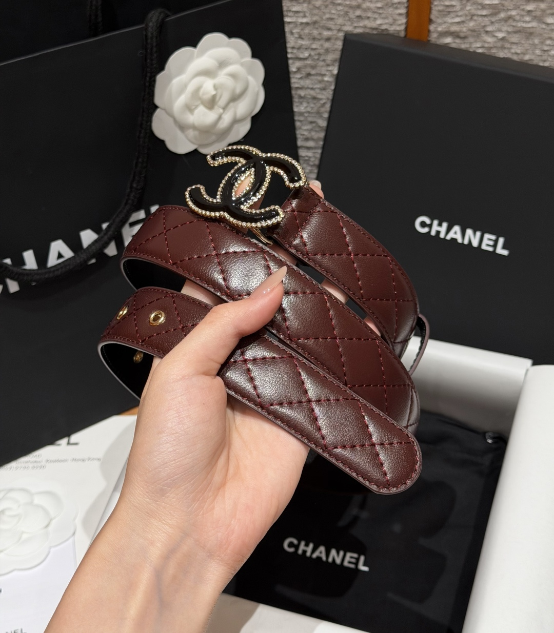香家✨ Leather Belt 30mm皮质腰带 进口胎羊皮与金属。热门菱格绗缝小牛皮,标志性双C扣,裙装裤装都适配。 香家✨ Leather Belt 30mm皮质腰带 进口胎羊皮与金属。热门菱格绗缝小牛皮,标志性双C扣,裙装裤装都适配。