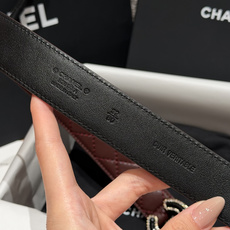 香家✨ Leather Belt 30mm皮质腰带 进口胎羊皮与金属。热门菱格绗缝小牛皮,标志性双C扣,裙装裤装都适配。 香家✨ Leather Belt 30mm皮质腰带 进口胎羊皮与金属。热门菱格绗缝小牛皮,标志性双C扣,裙装裤装都适配。