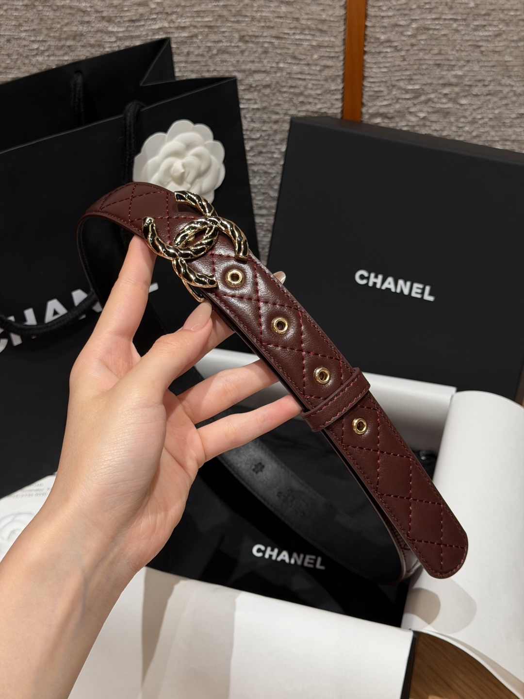 香家✨ Leather Belt 30mm皮质腰带 进口胎羊皮与金属。热门菱格绗缝小牛皮，标志性双C扣，裙装裤装都适配。