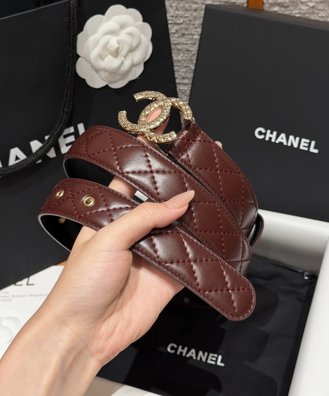 香家✨ Leather Belt 30mm皮质腰带 进口胎羊皮与金属。热门菱格绗缝小牛皮,标志性双C扣,裙装裤装都适配。 香家✨ Leather Belt 30mm皮质腰带 进口胎羊皮与金属。热门菱格绗缝小牛皮,标志性双C扣,裙装裤装都适配。
