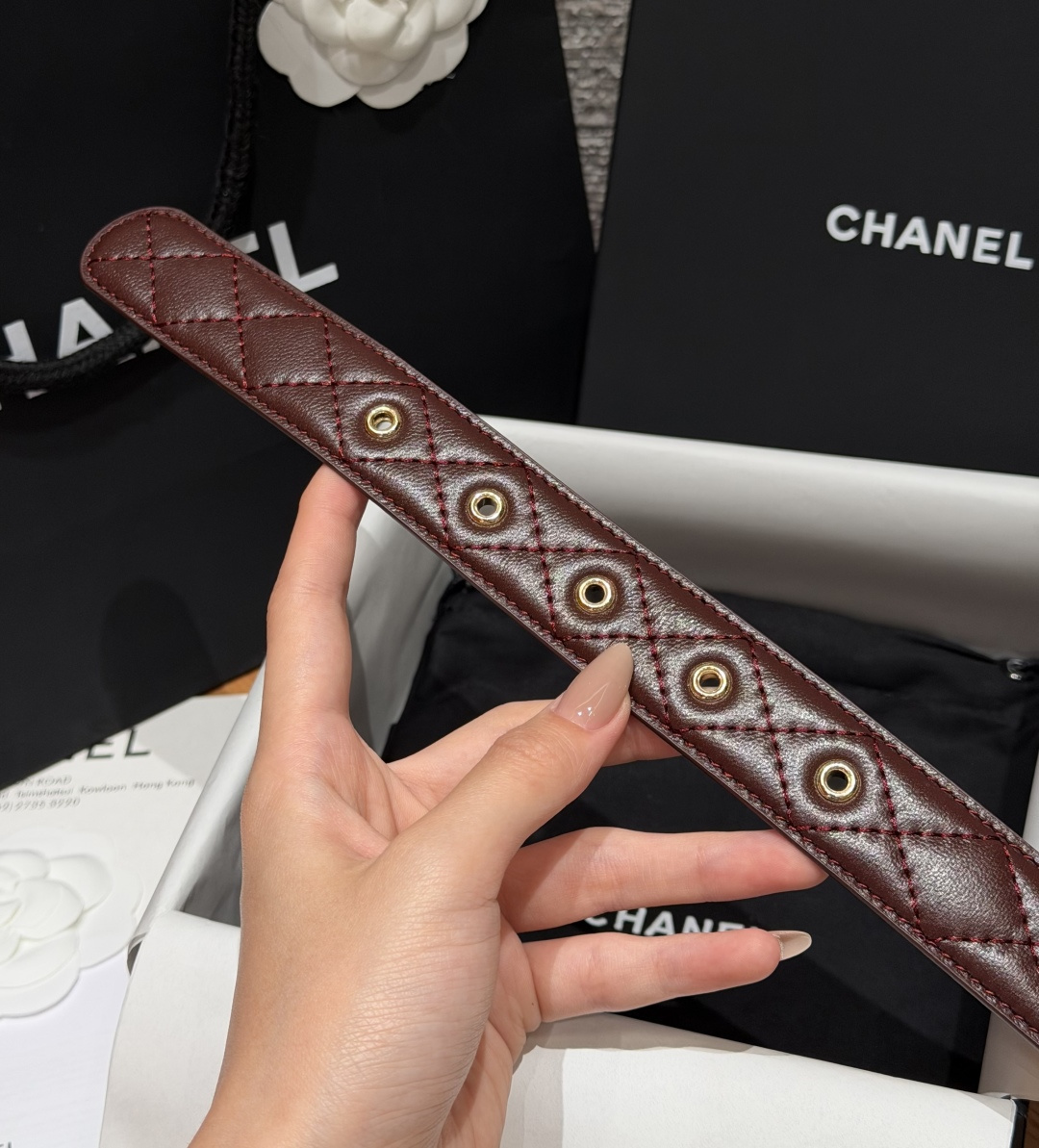 香家✨ Leather Belt 30mm皮质腰带 进口胎羊皮与金属。热门菱格绗缝小牛皮,标志性双C扣,裙装裤装都适配。 香家✨ Leather Belt 30mm皮质腰带 进口胎羊皮与金属。热门菱格绗缝小牛皮,标志性双C扣,裙装裤装都适配。
