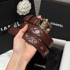 香家✨ Leather Belt 30mm皮质腰带 进口胎羊皮与金属。热门菱格绗缝小牛皮,标志性双C扣,裙装裤装都适配。 香家✨ Leather Belt 30mm皮质腰带 进口胎羊皮与金属。热门菱格绗缝小牛皮,标志性双C扣,裙装裤装都适配。