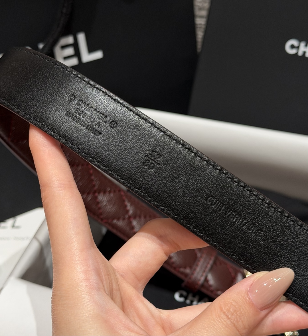 香家✨ Leather Belt 30mm皮质腰带 进口胎羊皮与金属。热门菱格绗缝小牛皮,标志性双C扣,裙装裤装都适配。 香家✨ Leather Belt 30mm皮质腰带 进口胎羊皮与金属。热门菱格绗缝小牛皮,标志性双C扣,裙装裤装都适配。