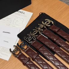 🤩集合对比图 香家✨ Leather Belt 30mm皮质腰带 进口胎羊皮与金属。热门菱格绗缝小牛皮,标志性双C扣,裙 🤩集合对比图 香家✨ Leather Belt 30mm皮质腰带 进口胎羊皮与金属。热门菱格绗缝小牛皮,标志性双C扣,裙
