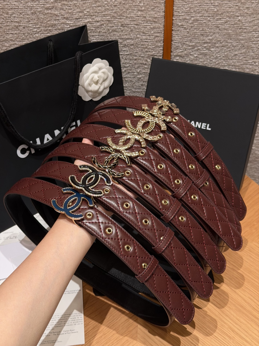 🤩集合对比图 香家✨ Leather Belt 30mm皮质腰带 进口胎羊皮与金属。热门菱格绗缝小牛皮,标志性双C扣,裙 🤩集合对比图 香家✨ Leather Belt 30mm皮质腰带 进口胎羊皮与金属。热门菱格绗缝小牛皮,标志性双C扣,裙