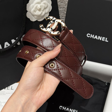 香家✨ Leather Belt 30mm皮质腰带 进口胎羊皮与金属。热门菱格绗缝小牛皮,标志性双C扣,裙装裤装都适配。 香家✨ Leather Belt 30mm皮质腰带 进口胎羊皮与金属。热门菱格绗缝小牛皮,标志性双C扣,裙装裤装都适配。