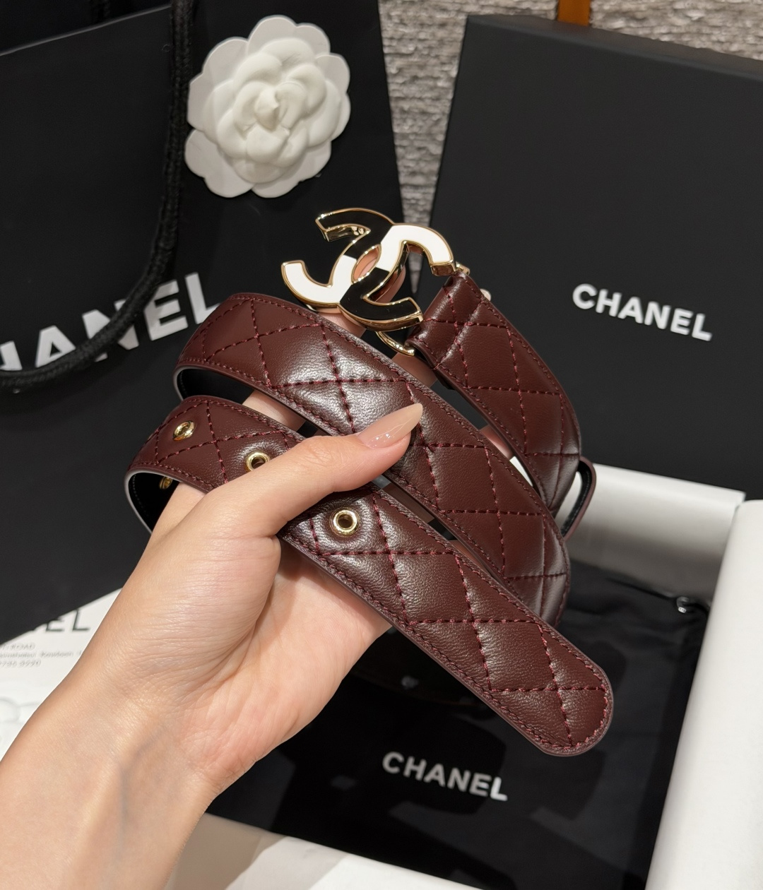 香家✨ Leather Belt 30mm皮质腰带 进口胎羊皮与金属。热门菱格绗缝小牛皮,标志性双C扣,裙装裤装都适配。 香家✨ Leather Belt 30mm皮质腰带 进口胎羊皮与金属。热门菱格绗缝小牛皮,标志性双C扣,裙装裤装都适配。