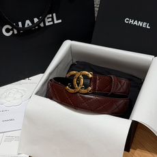 香家✨ Leather Belt 30mm皮质腰带 进口胎羊皮与金属。热门菱格绗缝小牛皮,标志性双C扣,裙装裤装都适配。 香家✨ Leather Belt 30mm皮质腰带 进口胎羊皮与金属。热门菱格绗缝小牛皮,标志性双C扣,裙装裤装都适配。