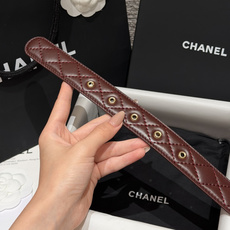 香家✨ Leather Belt 30mm皮质腰带 进口胎羊皮与金属。热门菱格绗缝小牛皮,标志性双C扣,裙装裤装都适配。 香家✨ Leather Belt 30mm皮质腰带 进口胎羊皮与金属。热门菱格绗缝小牛皮,标志性双C扣,裙装裤装都适配。