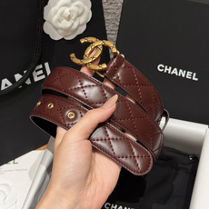 香家✨ Leather Belt 30mm皮质腰带 进口胎羊皮与金属。热门菱格绗缝小牛皮,标志性双C扣,裙装裤装都适配。 香家✨ Leather Belt 30mm皮质腰带 进口胎羊皮与金属。热门菱格绗缝小牛皮,标志性双C扣,裙装裤装都适配。
